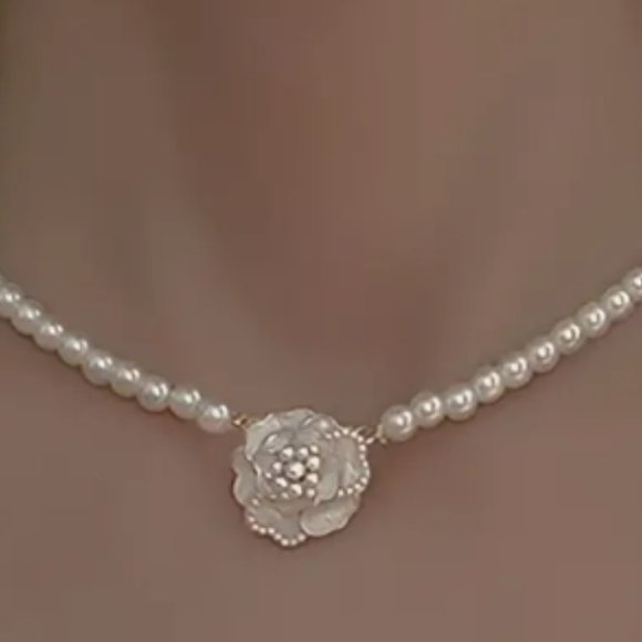 Camellia Flower Pearl Pendant Necklace - Picture 5 of 16